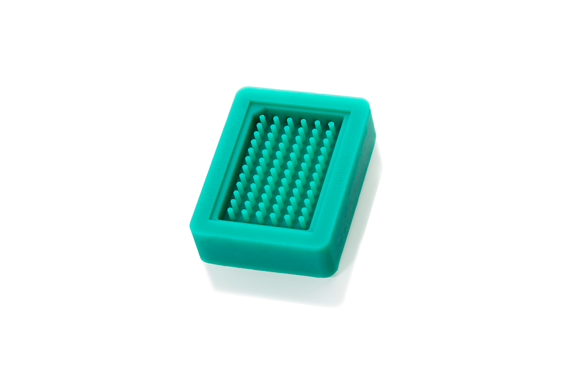 T-Sue microarray mold, 72 cores, 1,5mm, silicone, geel, inclusief 4 punctienaalden, Simport