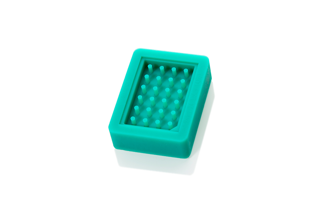 T-Sue microarray mal, 24 kernen, 2mm, silicone, rood, inclusief 4 punctienaalden, Simport