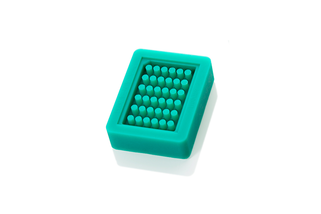 T-Sue microarray mal, 36 kernen, 3mm, silicone, roze, inclusief 4 punctienaalden, Simport